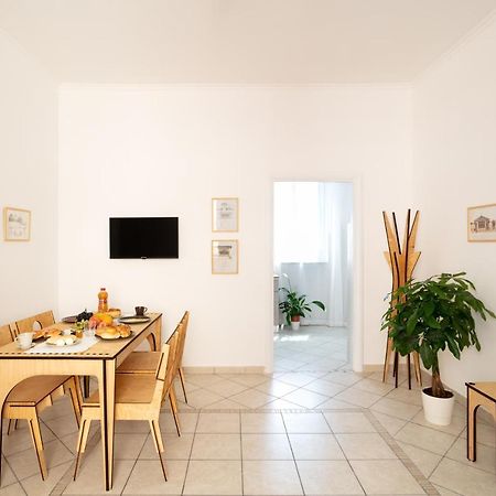 Le Tre Regine Apartment เนเปิลส์ ภายนอก รูปภาพ