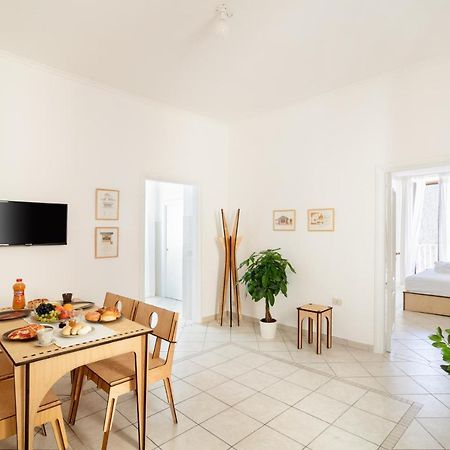 Le Tre Regine Apartment เนเปิลส์ ภายนอก รูปภาพ